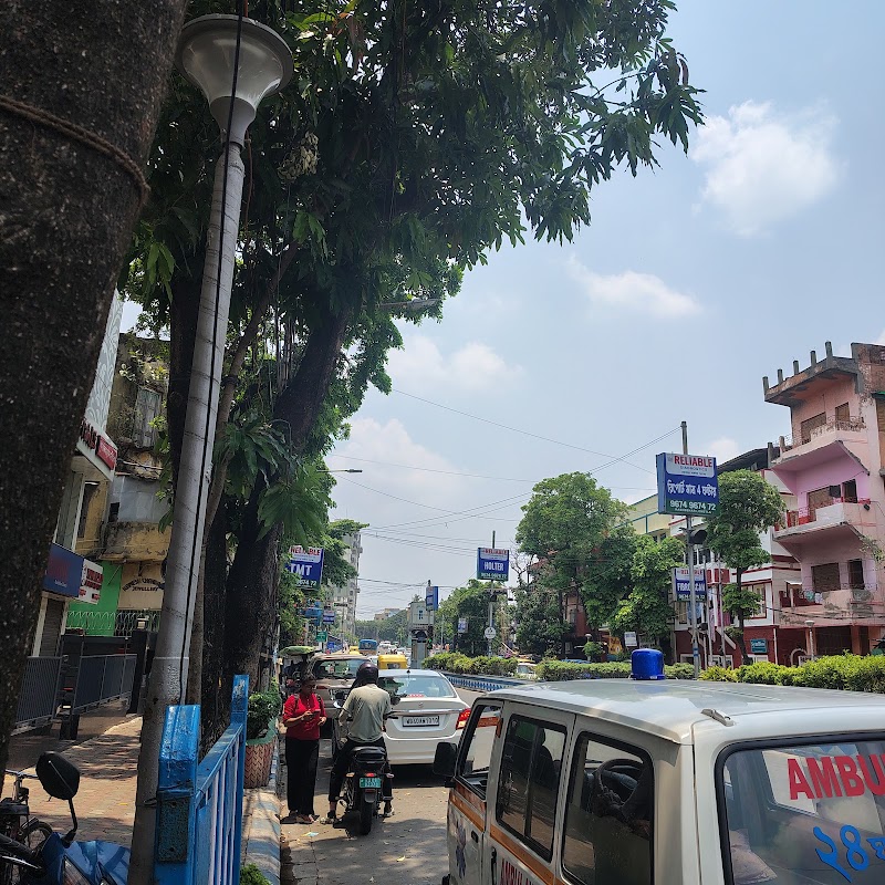 Rashbehari Avenue Post Office - Rashbehari Avenue Post Office, 142, Rash Behari Ave, lake Terrace, Gariahat, Kolkata, West Bengal 700029, India