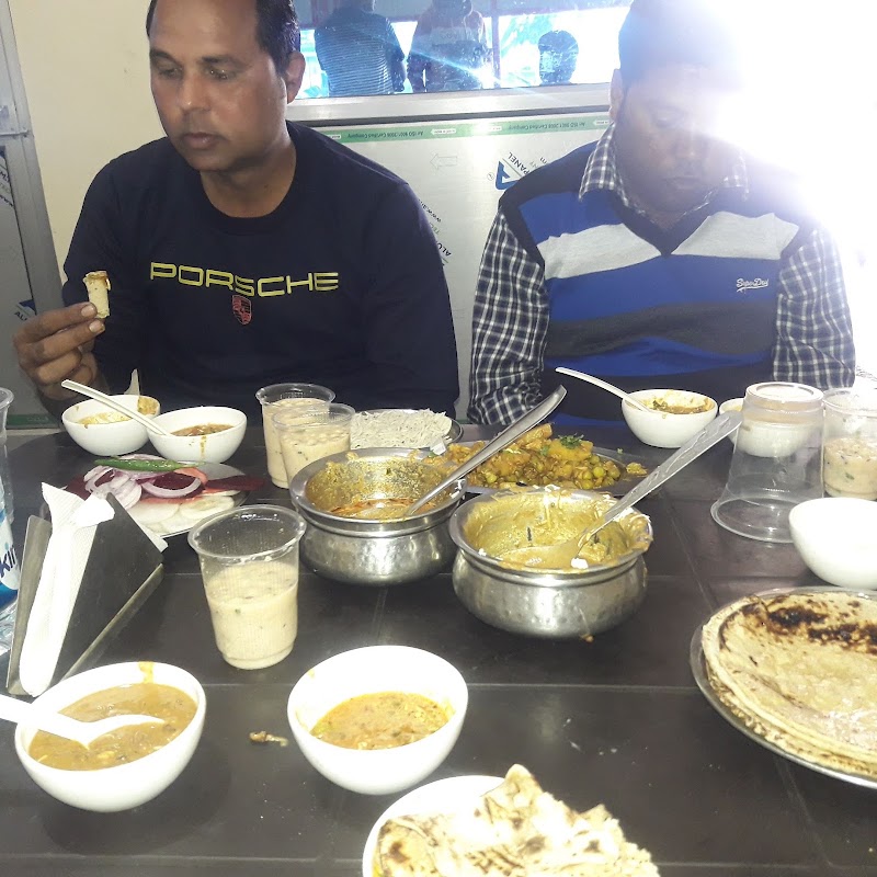 Shiva family tourist dhaba