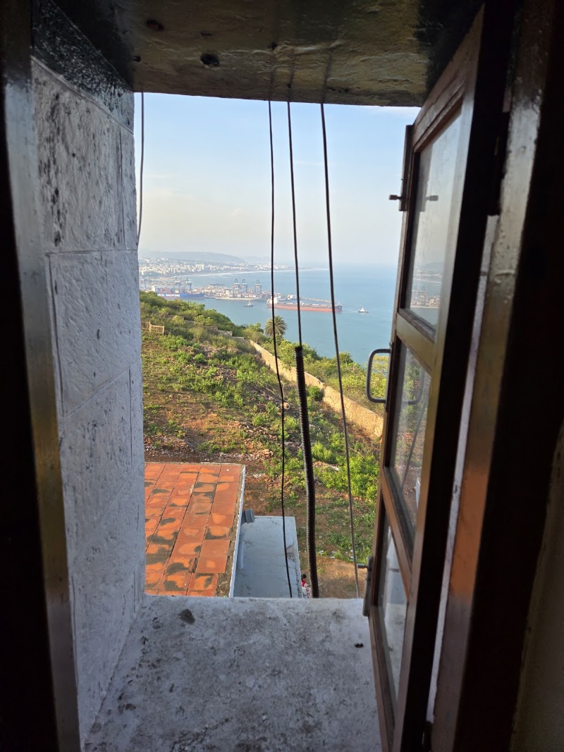 Dolphin's Nose Lighthouse - Dolphin's Nose Lighthouse, Dolphin Hill, Gajuwaka, Andhra Pradesh 530005, India