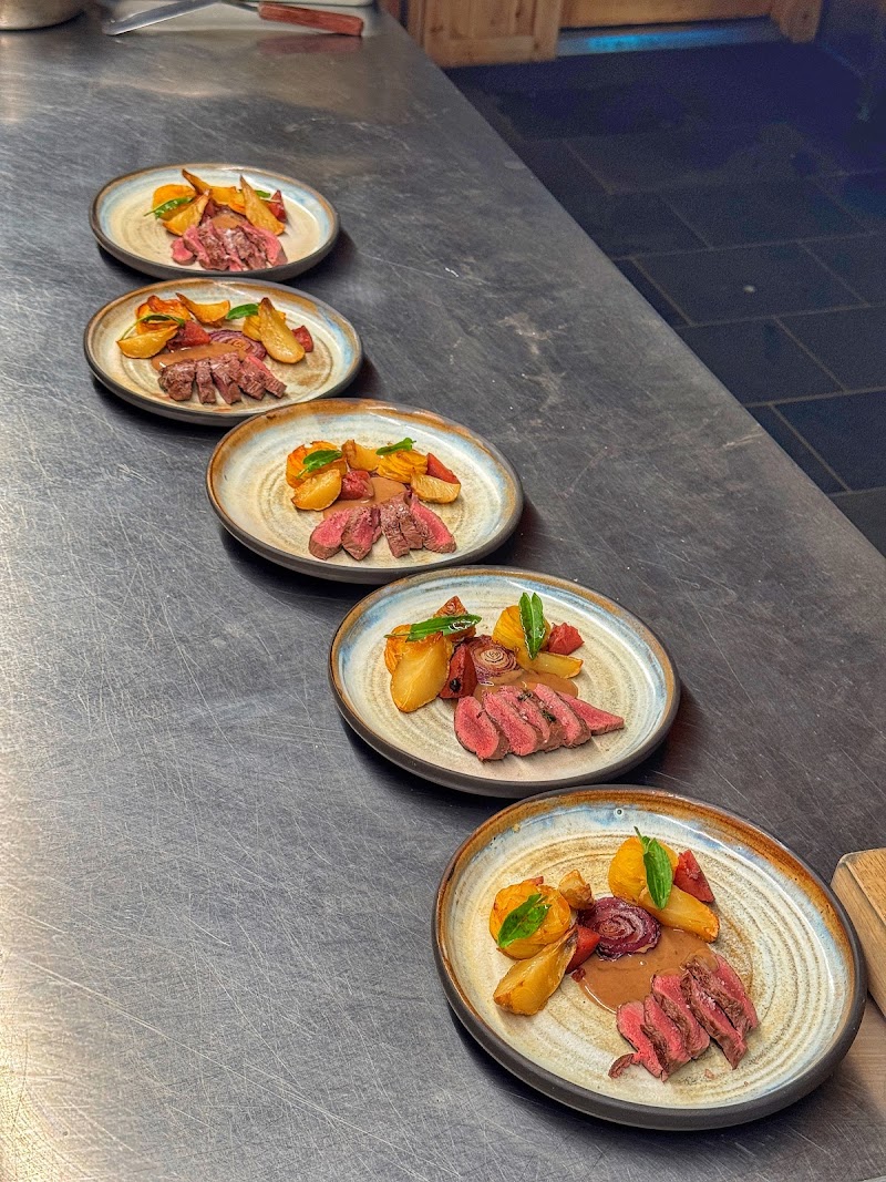 Holmen Restaurant - Holmen Restaurant, Flathaugen 36, 8392 Sørvågen, Norway