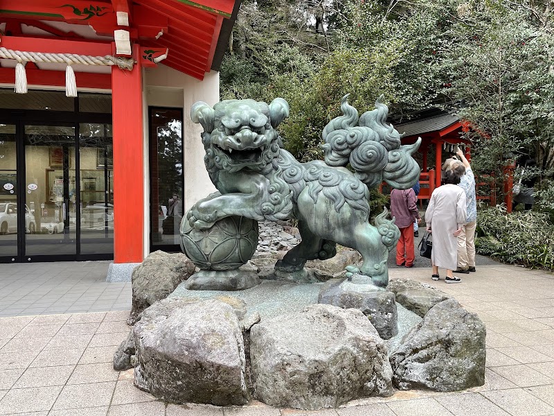 Hakone Shrine - Hakone Shrine 80-1 Motohakone, Hakone, Ashigarashimo District, Kanagawa 250-0522, Japan