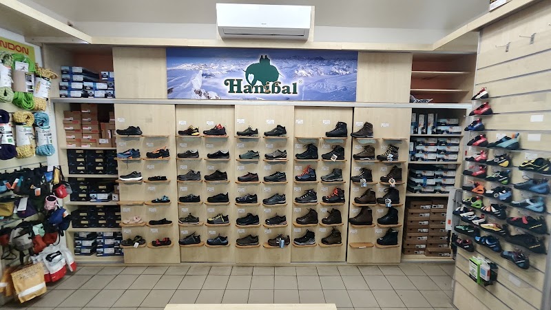 Hanibal Sport - Hanibal Sport, 16, Korunní 732, 120 00 Praha 2-Vinohrady, Czechia
