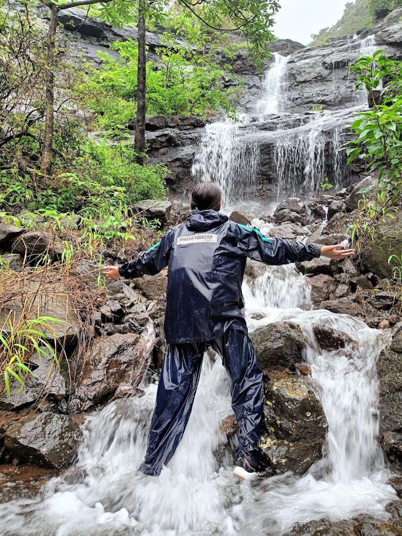 Twin waterfalls - Twin waterfalls, GJMR+8H4, Ghatghar, Chondhe Bk., Maharashtra 421601, India