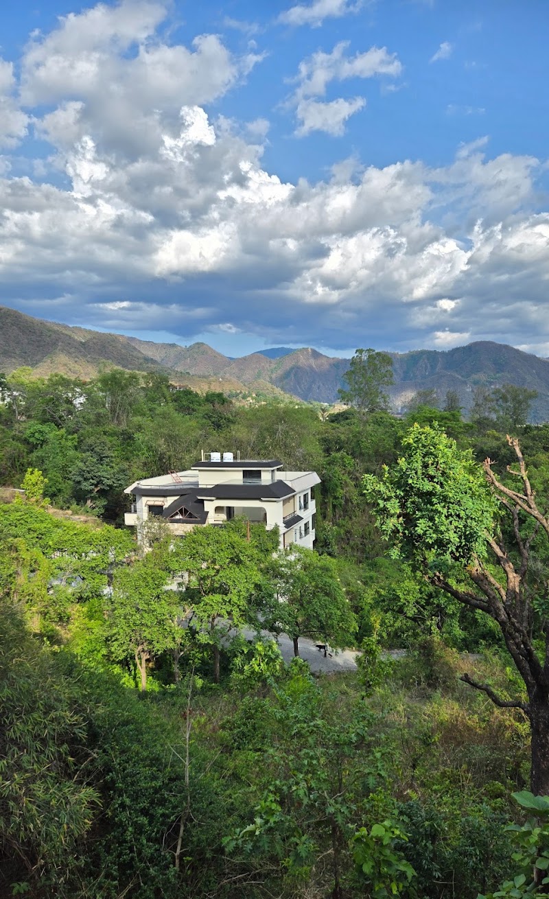 Hotel Rajpur Heights - Hotel Rajpur Heights 14, Old Mussoorie Rd, near Shahanshai Ashram, Rajpur, Dehradun, Uttarakhand 248009, India