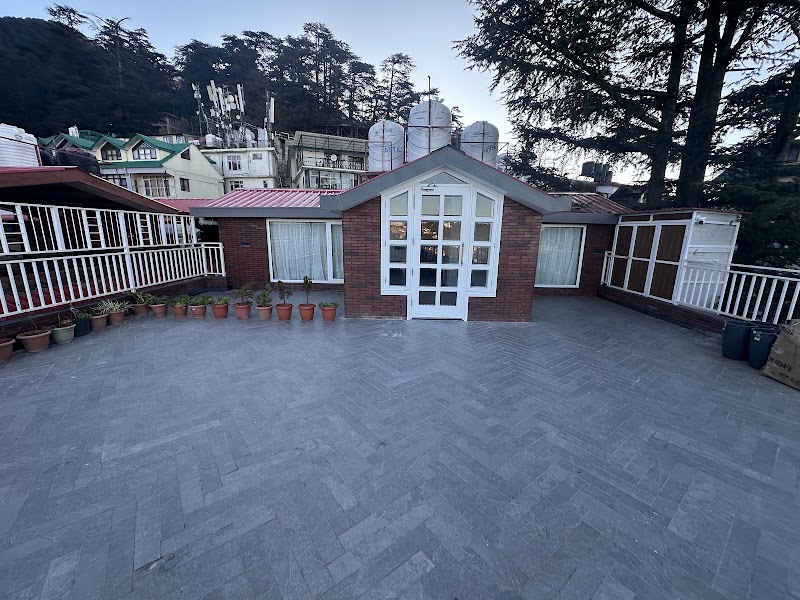 Rekhis Bnb ( 1Km From Mall Road City Centre)