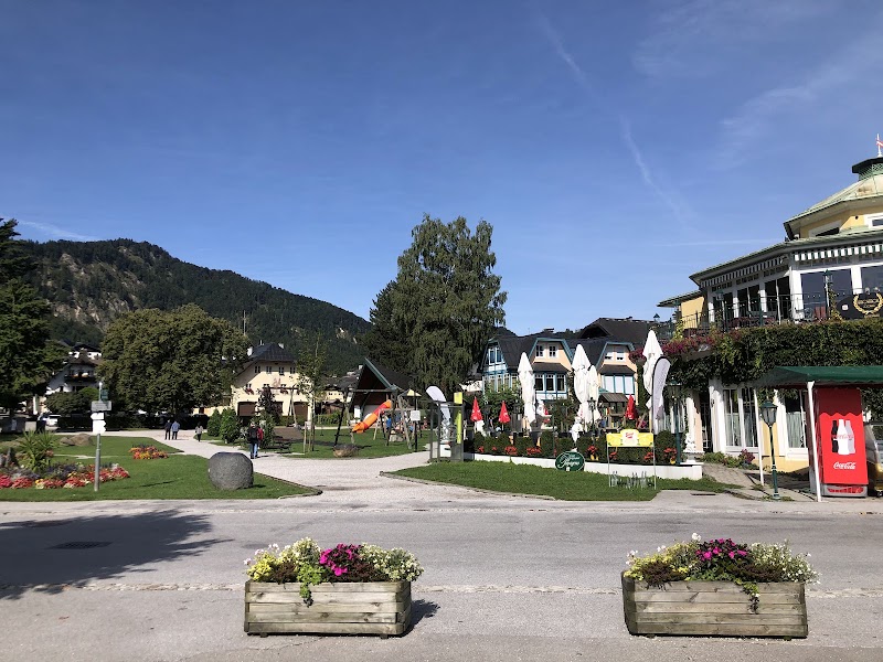 St. Gilgen International School - St. Gilgen International School Ischlerstraße 13, 5340 St. Gilgen, Austria