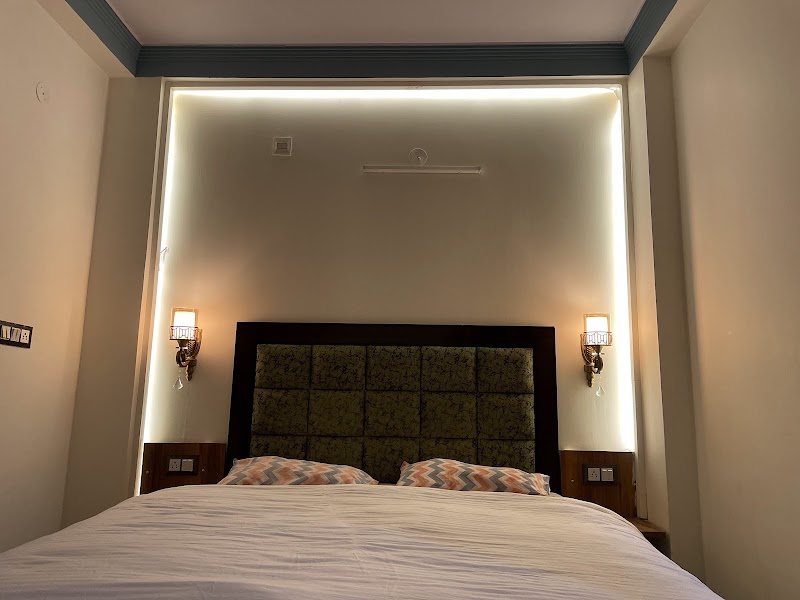 Nirvana Villa serviced apartments - Nirvana Villa serviced apartments A-99, Ramphal chowk, Chandar Vihar, Block B, Sector 7 Dwarka, Dwarka, New Delhi, Delhi, 110077, India