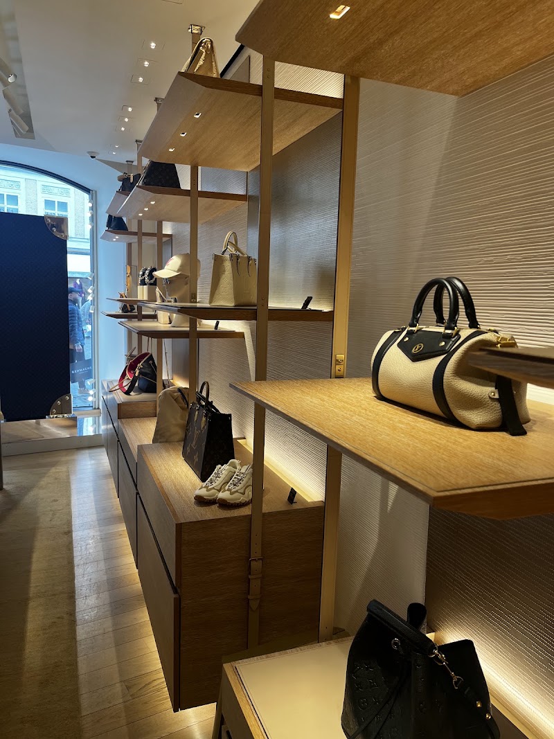 Louis Vuitton Salzbourg - Louis Vuitton Salzbourg Alter Markt 12, 5020 Salzburg, Austria