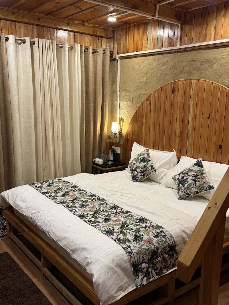 Mountain Nest Stay - Mountain Nest Stay Village Hirab, Hirab-Sajwar, Road, P.O, Shoja, Jibhi, Himachal Pradesh 175123, India