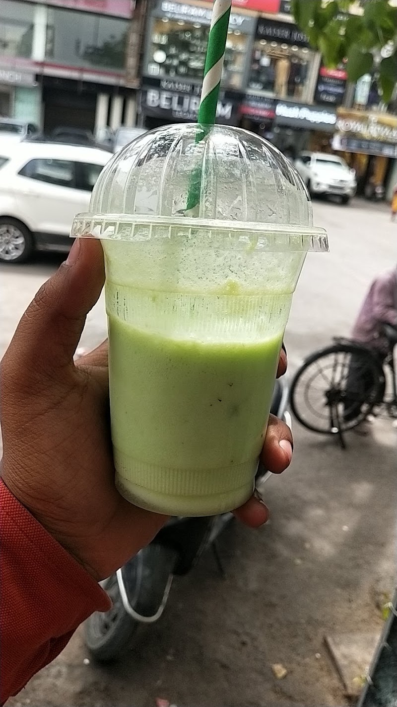 रावत शेक और कॉफ़ी कॉर्नर - रावत शेक और कॉफ़ी कॉर्नर South Extension II, New Delhi, Delhi 110049, India