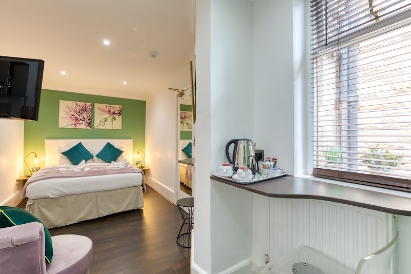 No.32 Hotel - No.32 Hotel, 32 Coates Gardens, Edinburgh EH12 5LE, UK