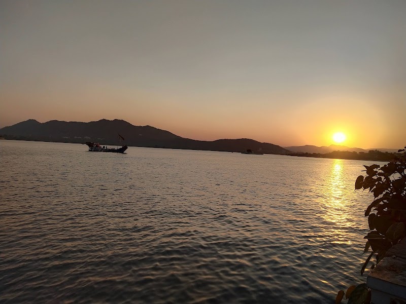 Ambrai Ghat - Ambrai Ghat Chandpole Maji, Ka Mandir corner of Lake, Cheerwa, Pichola, Udaipur, Rajasthan 313004, India