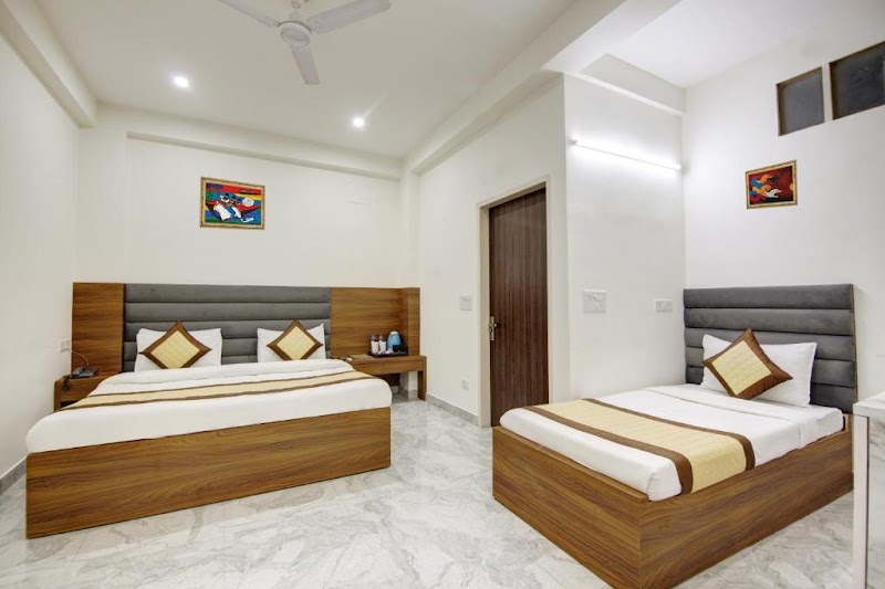 Hotel S B Inn Paharganj - Hotel S B Inn Paharganj 898 Chandi Wali Gali, Main Bazar Rd, Ratan Lal Market, Aram Bagh, Paharganj, New Delhi, Delhi 110055, India