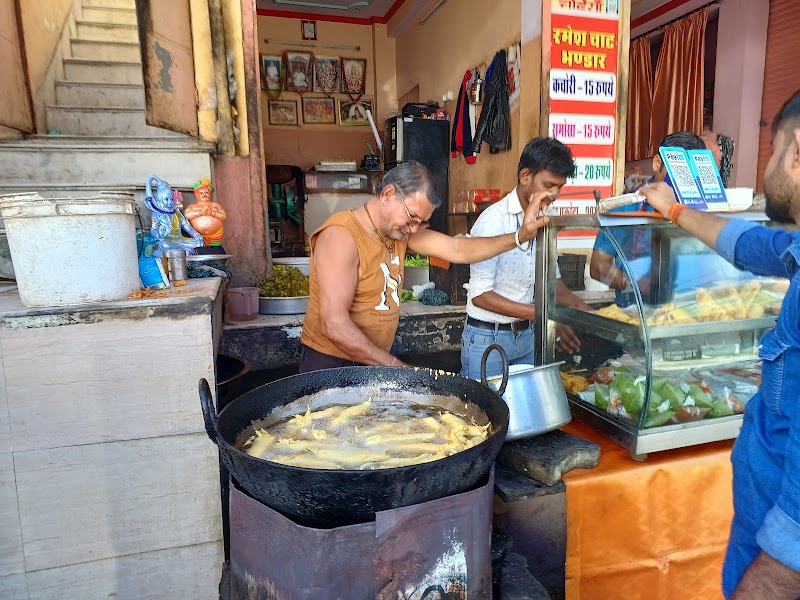 रमेश चाट भंडार - रमेश चाट भंडार VQXH+968, Unnamed Road, Chambal GSS Colony, Mitra Nagar, Ramnagar, Jaipur, Jaipur Nagar Nigam Area, Rajasthan 302006, India