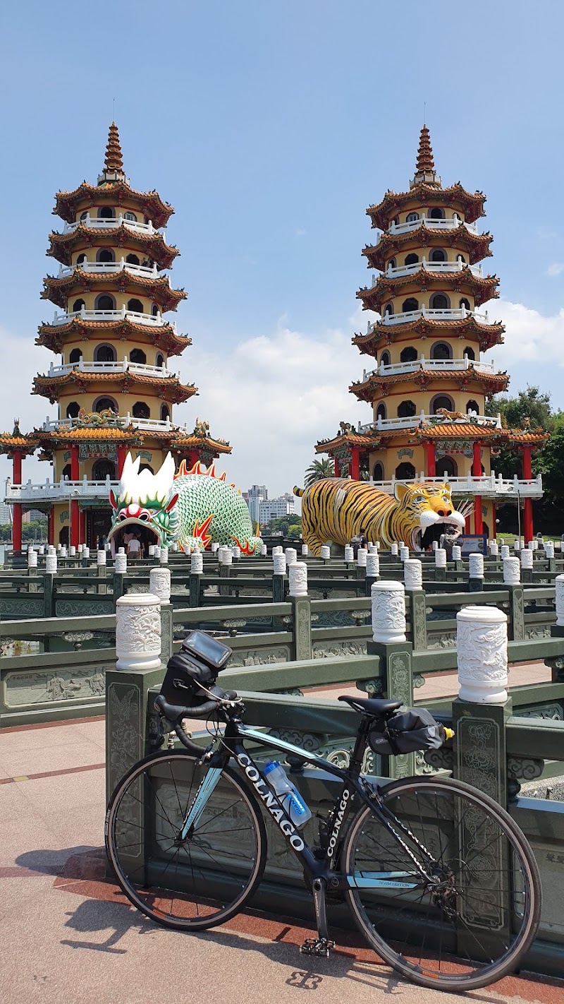 Dragon & Tiger Pagoda - Dragon & Tiger Pagoda No. 9號, Liantan Rd, Pidong Village, Zuoying District, Kaohsiung City, Taiwan 813