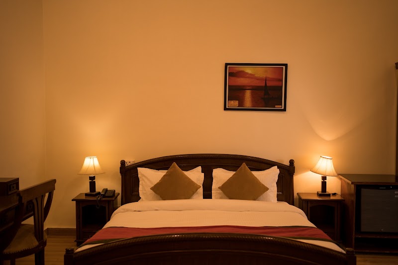 Sansa by the Woods - Manor & Spa - Sansa by the Woods - Manor & Spa Soham Heritage & Art Center Rd, The Mall Road, Mussoorie, Uttarakhand 248179, India