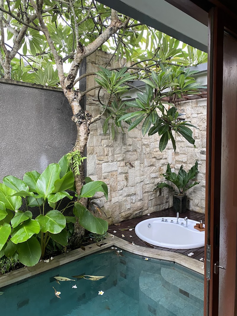Sanata Villa, Canggu - Sanata Villa, Canggu 84VQ+R7F, Tibubeneng, Kuta Utara, Badung Regency, Bali 80361, Indonesia