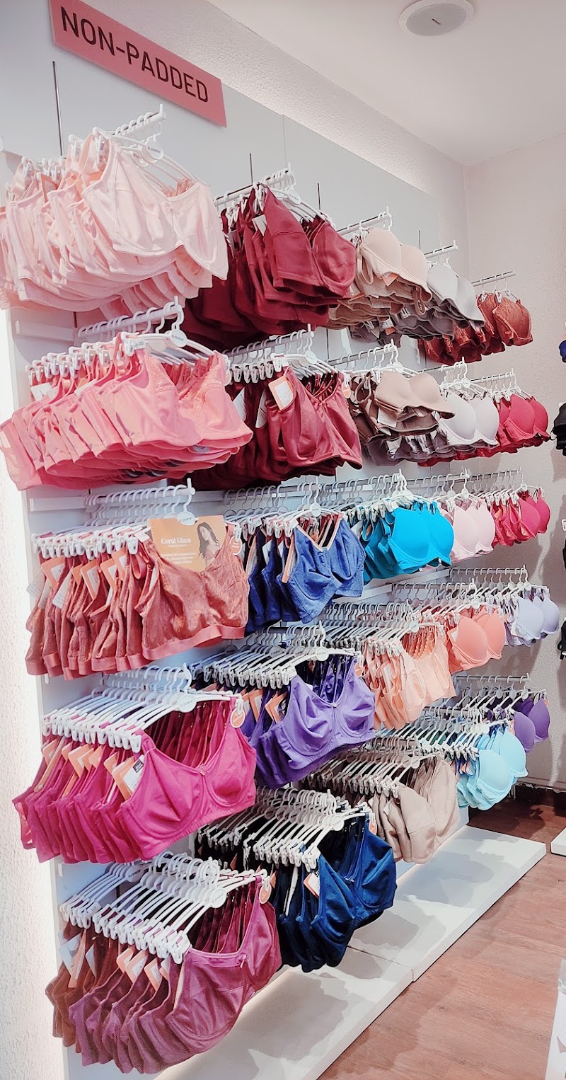 Zivame - Good Earth City Centre Mall, Gurugram - Zivame - Good Earth City Centre Mall, Gurugram No. 69, GF, Good Earth City Center, Pocket H, Nirvana, Sector 50, Gurugram, Haryana 122018, India