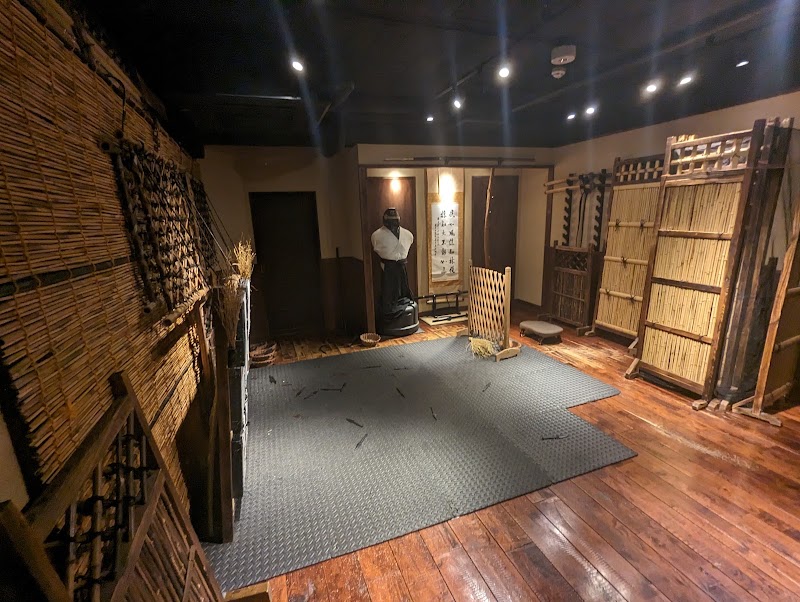 Ninja Trick House In Tokyo - Ninja Trick House In Tokyo Japan, 〒160-0021 Tokyo, Shinjuku City, Kabukichō, 2-chōme−28−１３ 第一和幸ビル 4階