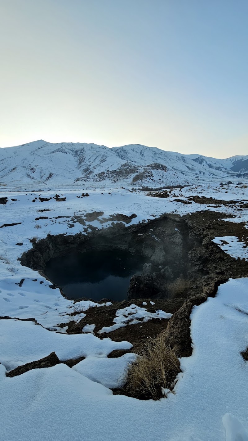 آبگرم آبی قینرجه - آبگرم آبی قینرجه, West Azerbaijan Province, Gheinarjah, Unnamed Road, P56X+C2H, Iran