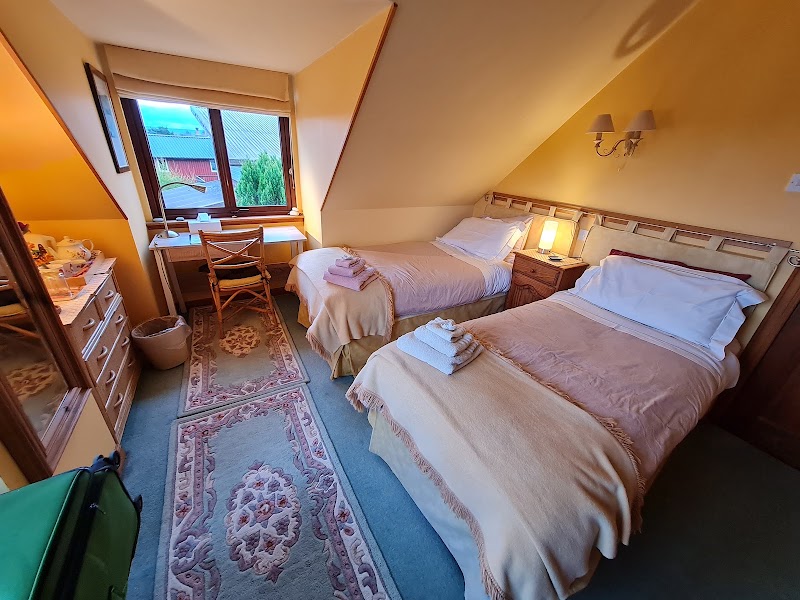 Sunflower Bed & Breakfast - Sunflower Bed & Breakfast, 404, Field of Dreams, The Park, Findhorn, Forres IV36 3TA, UK