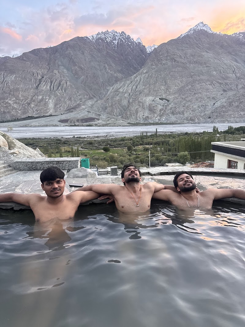 Panamik Village hot springs - Panamik Village hot springs, MHP8+GWF, Panamik, 194401