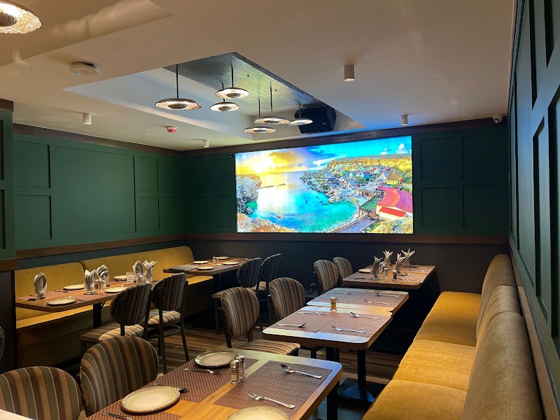 On Toes - On Toes 1, Pleasant Park, New Link Rd, opp. Movie Time Cinema, Malad, Evershine Nagar, Malad West, Mumbai, Maharashtra 400064, India