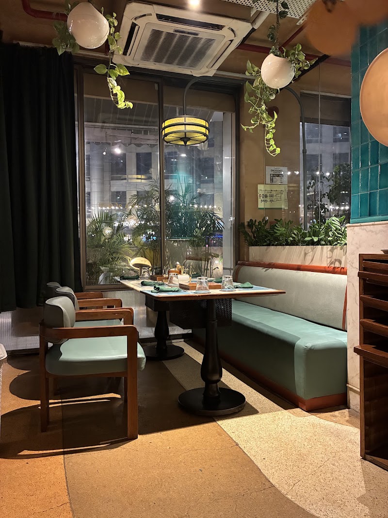 PIRATES OF GRILL GRANDE - PIRATES OF GRILL GRANDE SHOP NO, GROUND FLOOR, Tower C, 4 B, DLF Cyber City, DLF Phase 2, Sector 24, Gurugram, Haryana 122002, India