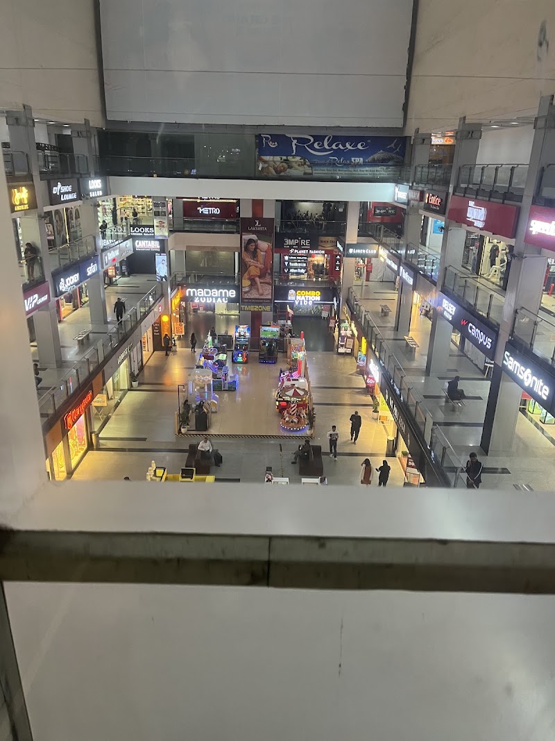 Lakshita - Lakshita Ground Floor 41a MGF, MGF Metropolitan Mall, Mehrauli-Gurgaon Rd, DLF Phase 2, Sector 25, Gurugram, Haryana 122009, India