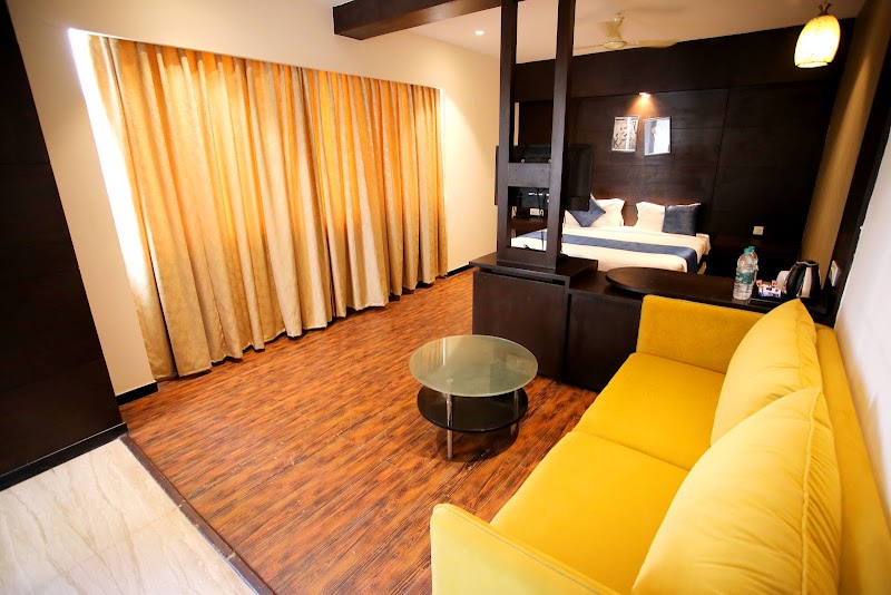 BELLMONT HOTEL - BELLMONT HOTEL 14/1, opp. Botanical Garden Metro Station, Harijan Basti, Arun Vihar, Sector 37, Noida, Uttar Pradesh 201303, India