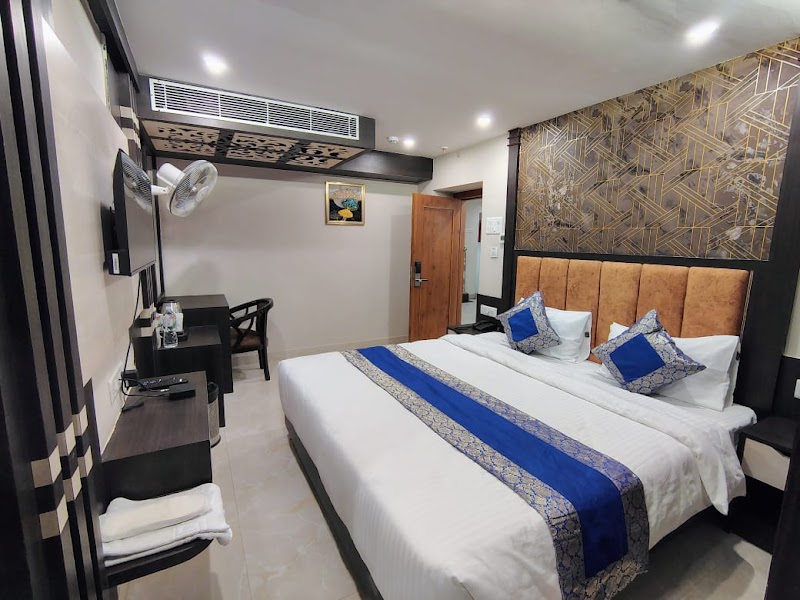 Hotel Namami Gange - Hotel Namami Gange B-6/66, Harishchandra Ghat Rd, Bangali Tola, Varanasi, Uttar Pradesh 221001, India