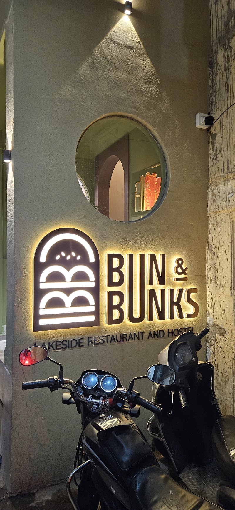 Bun and Bunks – Boutique Hostel & Rooftop Restaurant, Udaipur - Bun and Bunks – Boutique Hostel & Rooftop Restaurant, Udaipur 23, Gangaur Ghat Marg, near Bagor Ki Haveli, Hotel Gangaur Palace, Udaipur, Rajasthan 313001, India