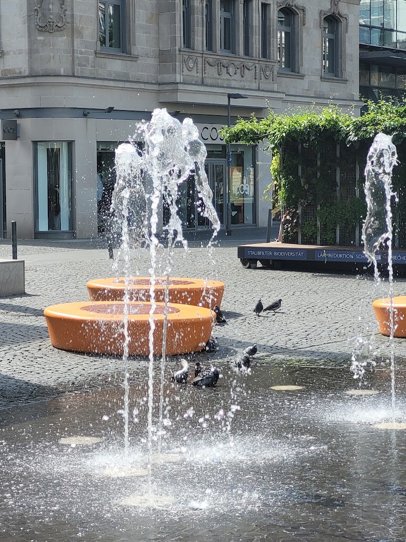COS - COS, Goethepl. 4, 60311 Frankfurt am Main-Innenstadt I, Germany