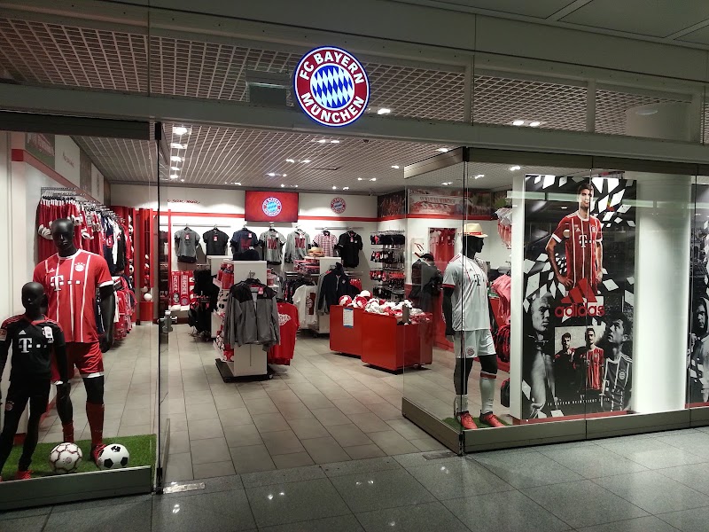FC Bayern Store Flughafen Terminal 2 - FC Bayern Store Flughafen Terminal 2, Terminalstraße Terminal 2 - Ebene 04 - Abflug, Gate G, 85356 Oberding, Germany