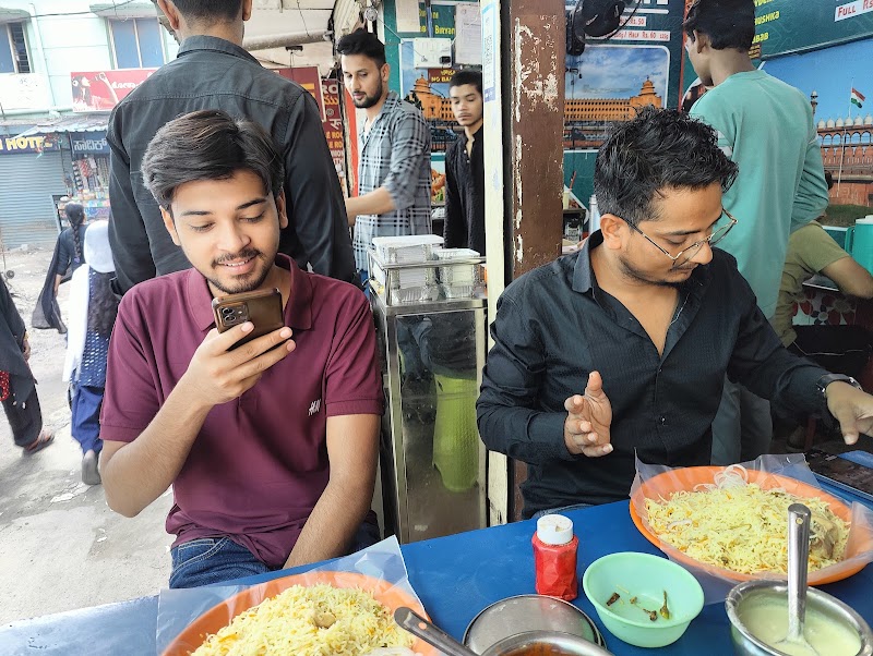 Delhi Biryani Cafe - Delhi Biryani Cafe XH7H+95V, NR Road, City Market, Jayanagar, Kalasipalyam New Extension, Kalasipalya, Bengaluru, Karnataka 560002, India