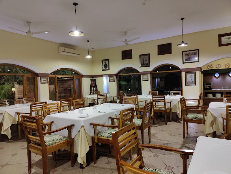 HOTEL RATAN VILAS - HOTEL RATAN VILAS Near Bhasker Circle, Loco Shed Road, UIT Rd, Ratanada, Jodhpur, Rajasthan 342001, India
