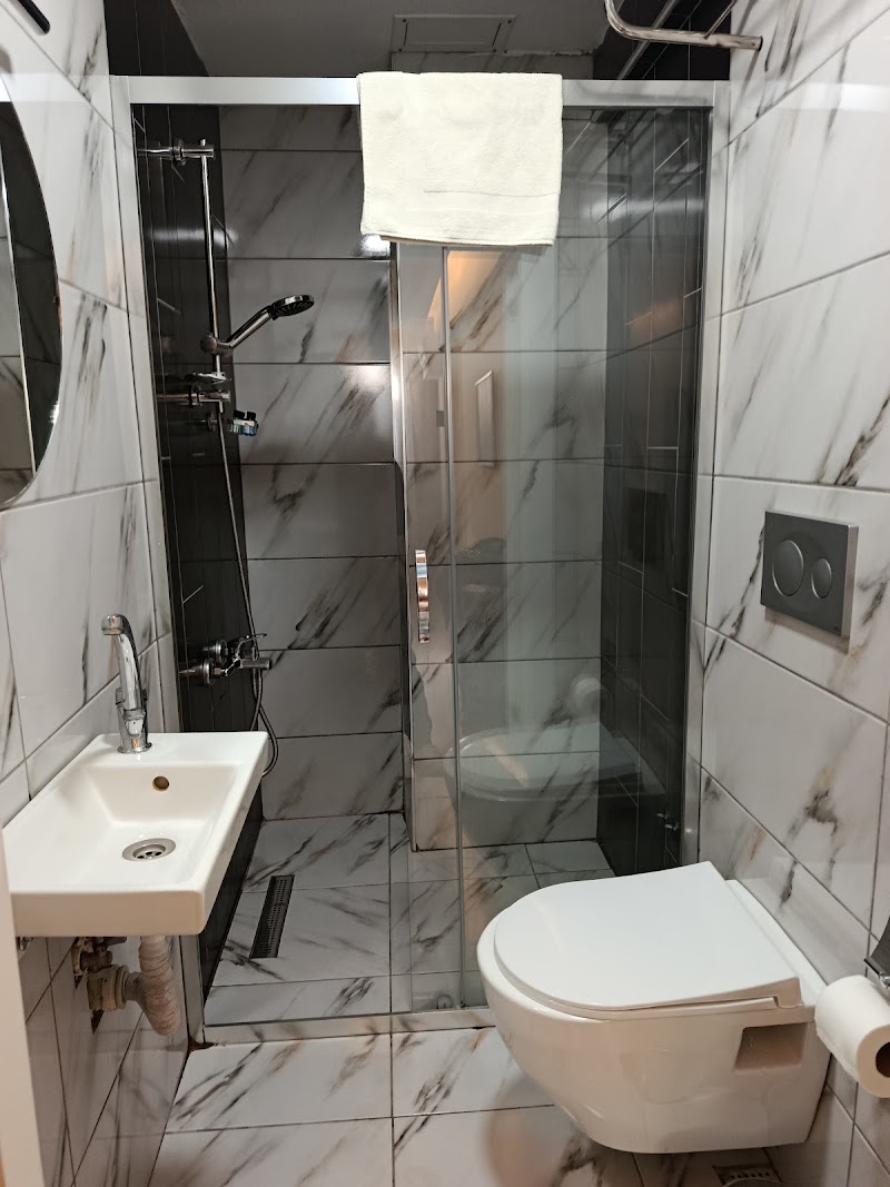 Harran Hotel - Harran Hotel, Mimar Hayrettin, Tiyatro Cd. No:52, 34126 Fatih/İstanbul, Türkiye