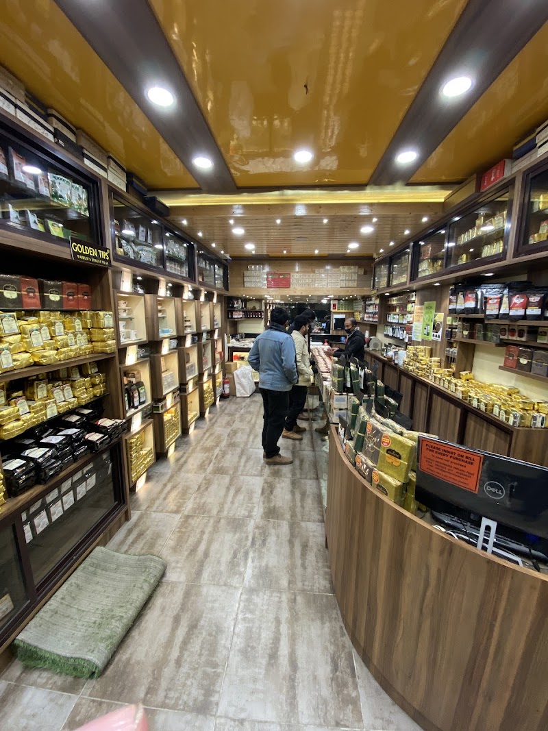 Golden Tips Tea Boutique – Nehru Road - Golden Tips Tea Boutique – Nehru Road Nehru Rd, Chauk Bazaar, Darjeeling, West Bengal 734101, India