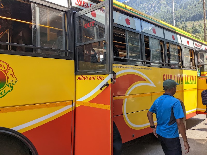 Manali Bus Stand - Manali Bus Stand, 65VQ+MXW, market, Siyal, Manali, Himachal Pradesh 175131, India