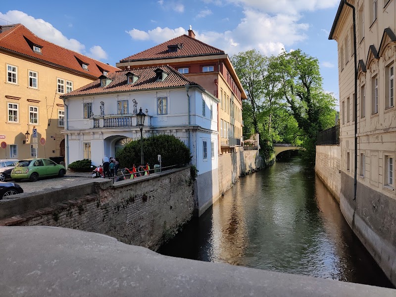 Lennon Wall - Lennon Wall, Velkopřevorské nám., Malá Strana, 118 00 Praha-Praha 1, Czechia