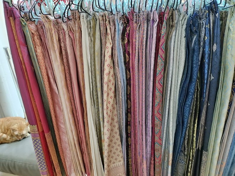 Bestie Thai Costume Rental Boutique - Bestie Thai Costume Rental Boutique, 199 Thanon Wang Doem, Khwaeng Wat Arun, Khet Bangkok Yai, Krung Thep Maha Nakhon 10600, Thailand