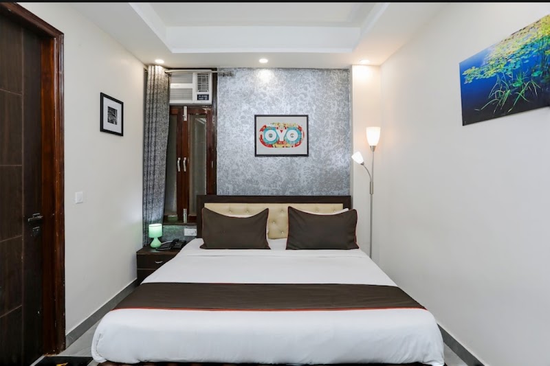 OYO 816637 Flagship Hotel signature inn - OYO 816637 Flagship Hotel signature inn SU - 01, near by HOMES-121, Sector 121, Noida, Uttar Pradesh 201301, India