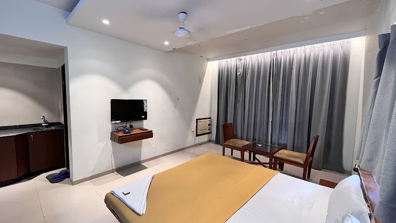 Hotel Sumanchandra Suites !! होटल सुमनचंद्र सूट !! Corporate Hotel !! Business Hotel - Hotel Sumanchandra Suites !! होटल सुमनचंद्र सूट !! Corporate Hotel !! Business Hotel Pandav Caves, Agra - Mumbai Hwy, near Phalke Smarak, Buddha Vihar, Pathardi Phata, Nashik, Maharashtra 422010, India