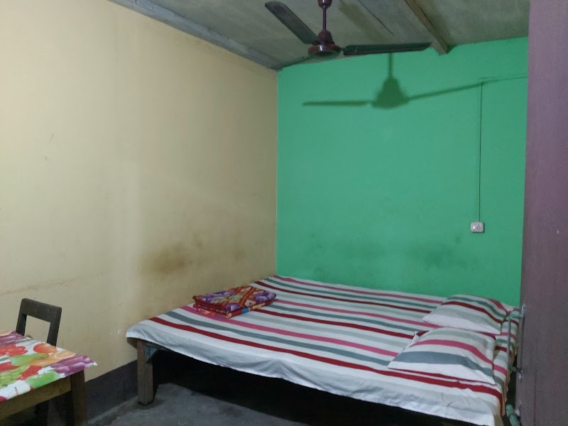 Atathi niwas guest house for Backpackers and Travellers - Atathi niwas guest house for Backpackers and Travellers Siliguri junction, Old Matigara Rd, near SITALA MANDIR, Ward 1, Patiram Jote, Siliguri, West Bengal 734003, India