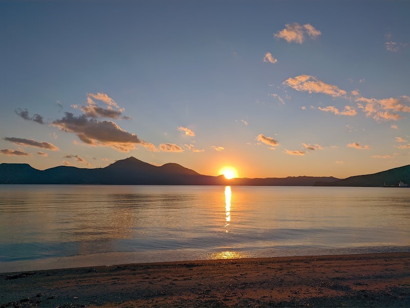 Papikinou beach - Papikinou beach Papikinou beach, Adama-Zephyria, Adamas 848 01, Greece