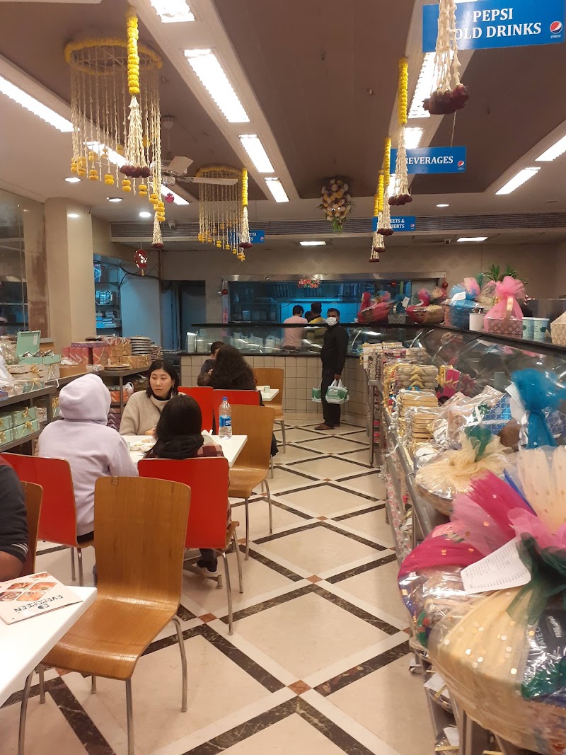 EVERGREEN SWEET HOUSE - EVERGREEN SWEET HOUSE, S-29 - 30, MARKET, Block S, Green Park, New Delhi, Delhi 110016, India