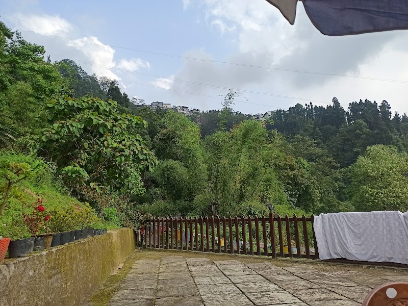 LA-SO Homestay - LA-SO Homestay Dhuppidara, Lower Burtuk Rd, New Road, Gangtok, Sikkim 737101, India