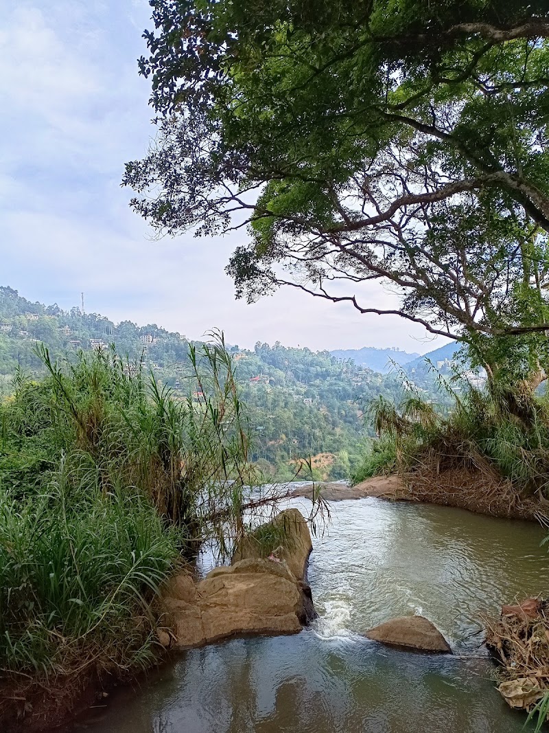 Small rawana waterfall - Small rawana waterfall, Oya arawa, Kithalella, ඇල්ල 90090, Sri Lanka