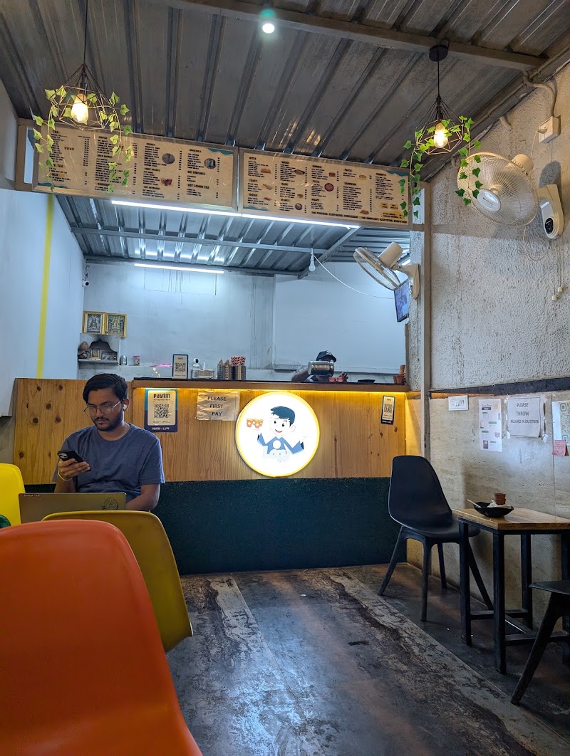 Tealogy Sapna Sangeeta - Tealogy Sapna Sangeeta Ados pados appartment, Mati Ganesh Rd, behind Sapna Sangeeta Road, in front of Dr. Sunil rajan clinic, Sahid Bagat Singh Colony, Ashok Nagar, Indore, Madhya Pradesh 452001, India