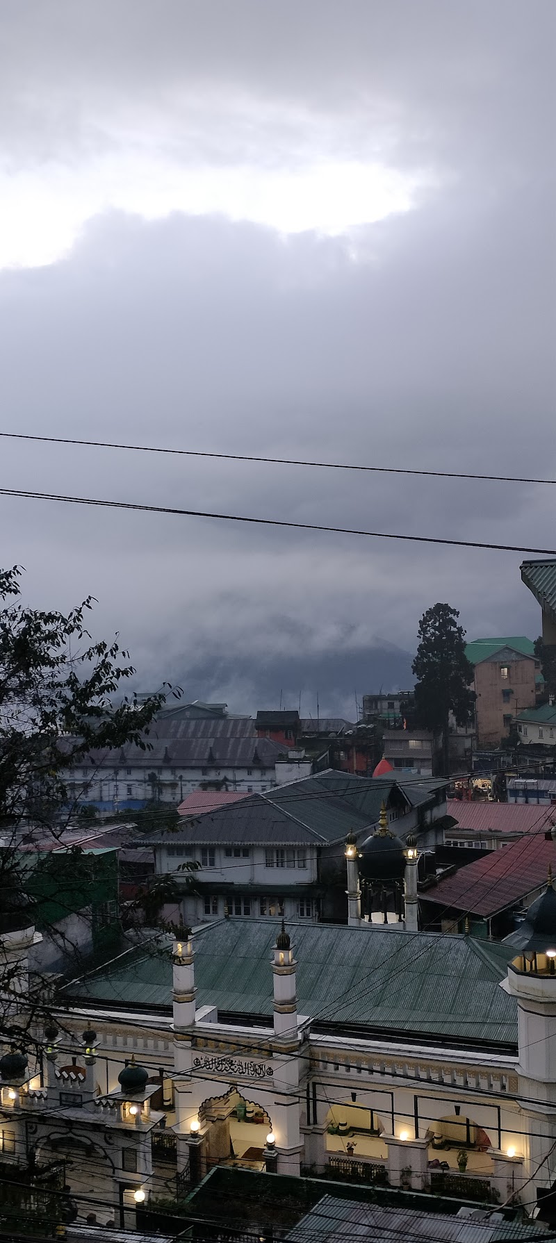 Darjeeling Hotel - Darjeeling Hotel 47, Gandhi Rd, Limbugaon, Darjeeling, West Bengal 734101, India
